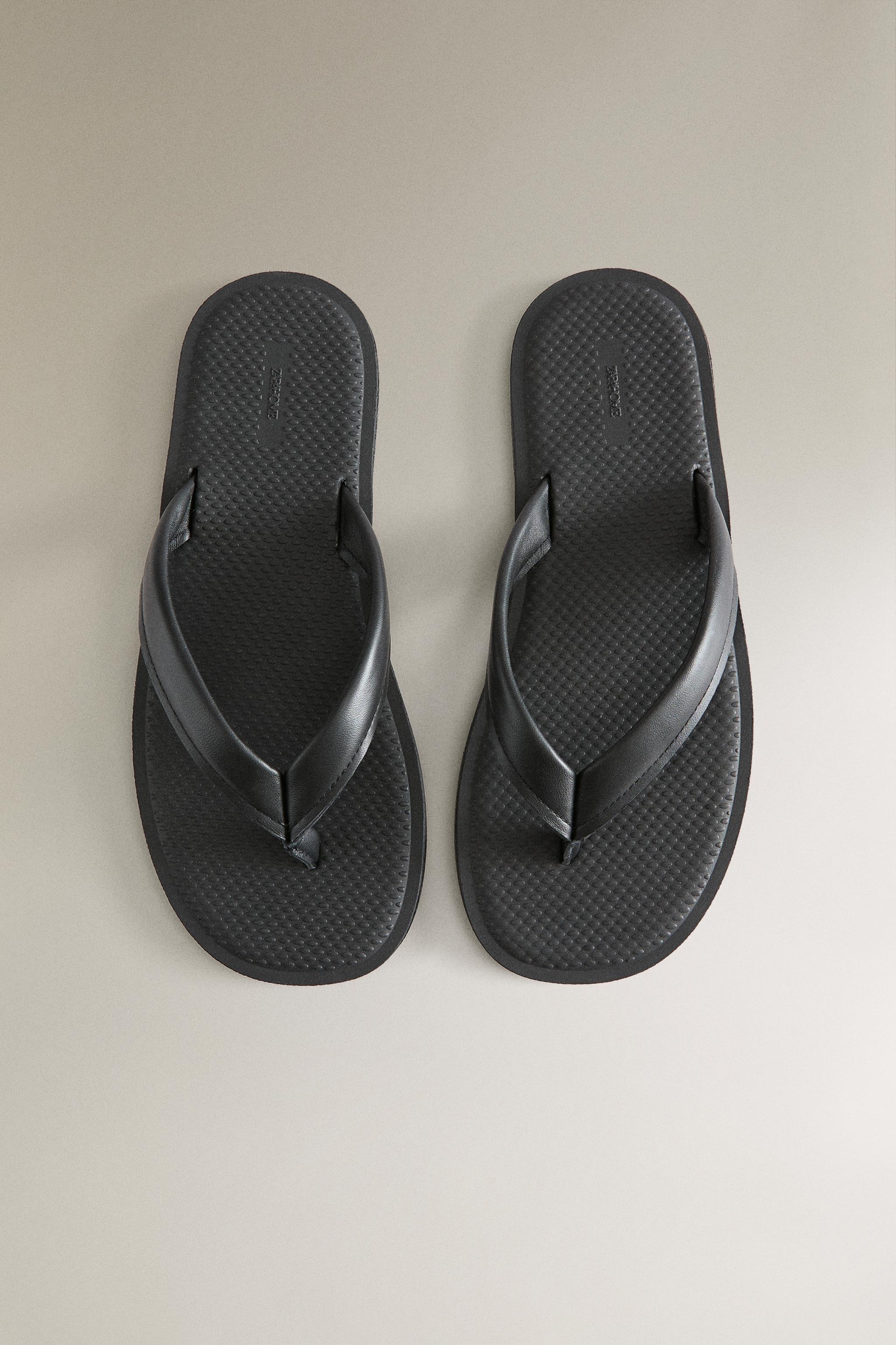 LEATHER TOE-STRAP SANDALS